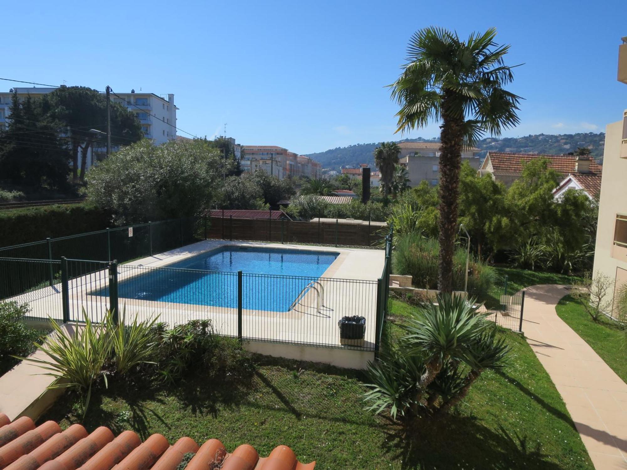 T2 Coquet Proche Plages, Port Et Centre Ville Golfe-Juan Exteriör bild